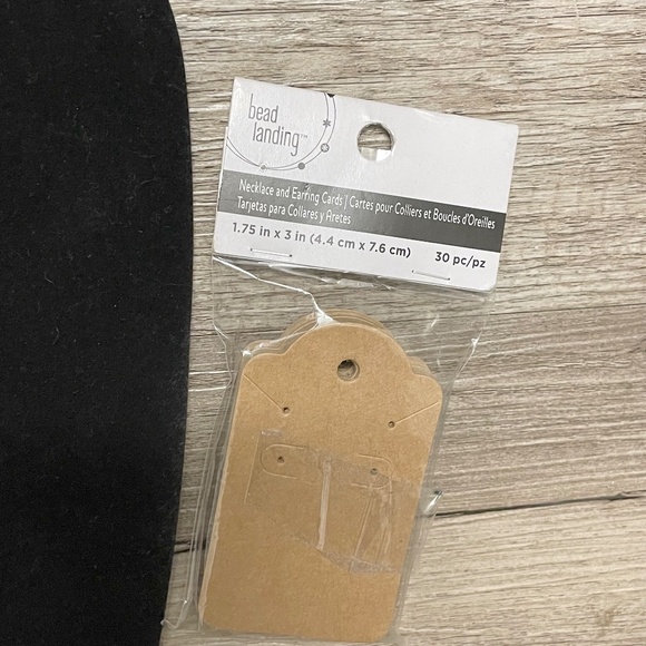 Flat Velvet Necklace/Earring Stand & 30 Piece Necklace/Earring Cards For Selling - Picture 2 of 6